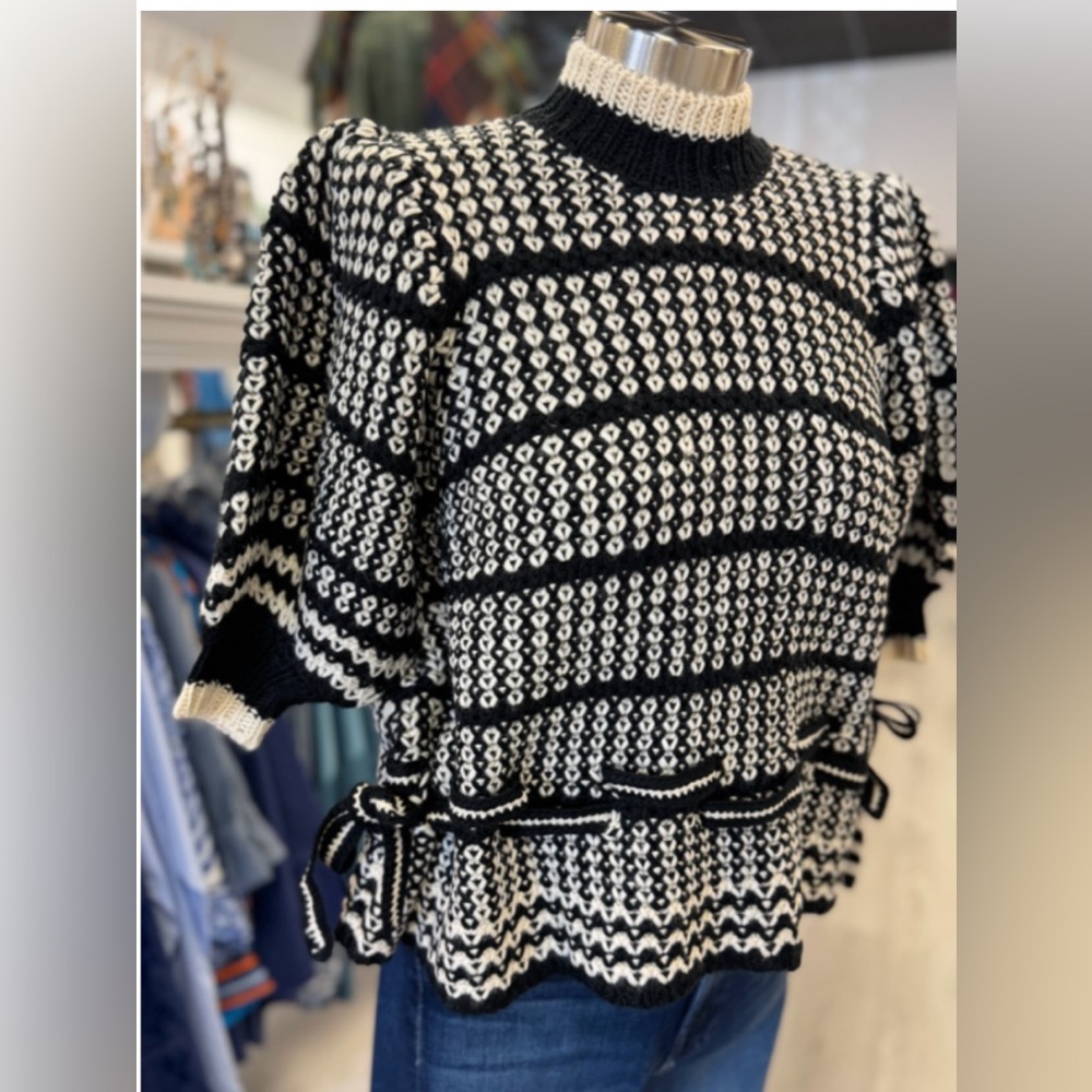 Anna Cate Alexa Sweater Large NWOT
